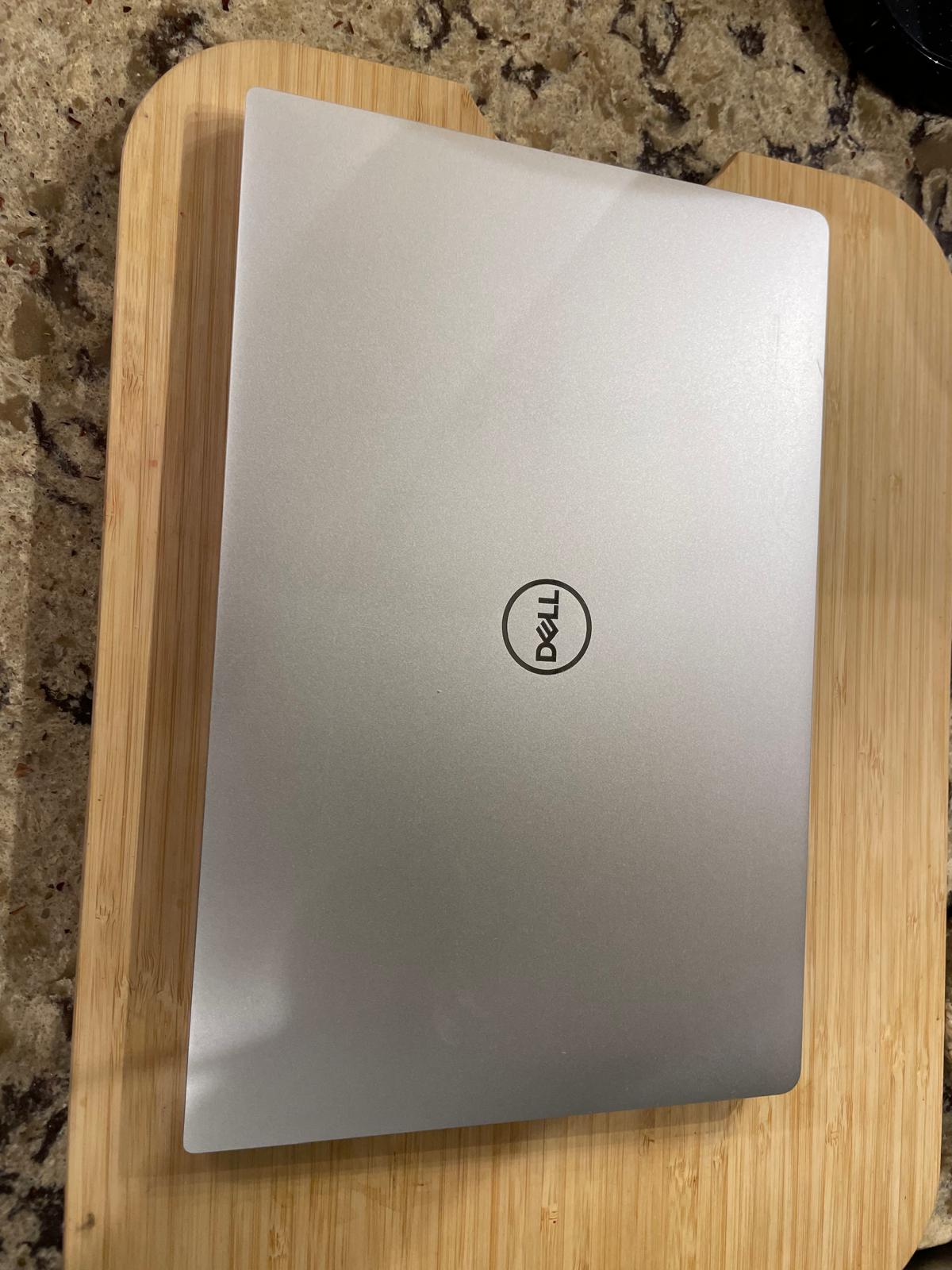 Dell XPS 13 7390 13.3" (256GB SSD, Intel Core i5-10210U, 1.60GHz, 8GB RAM)