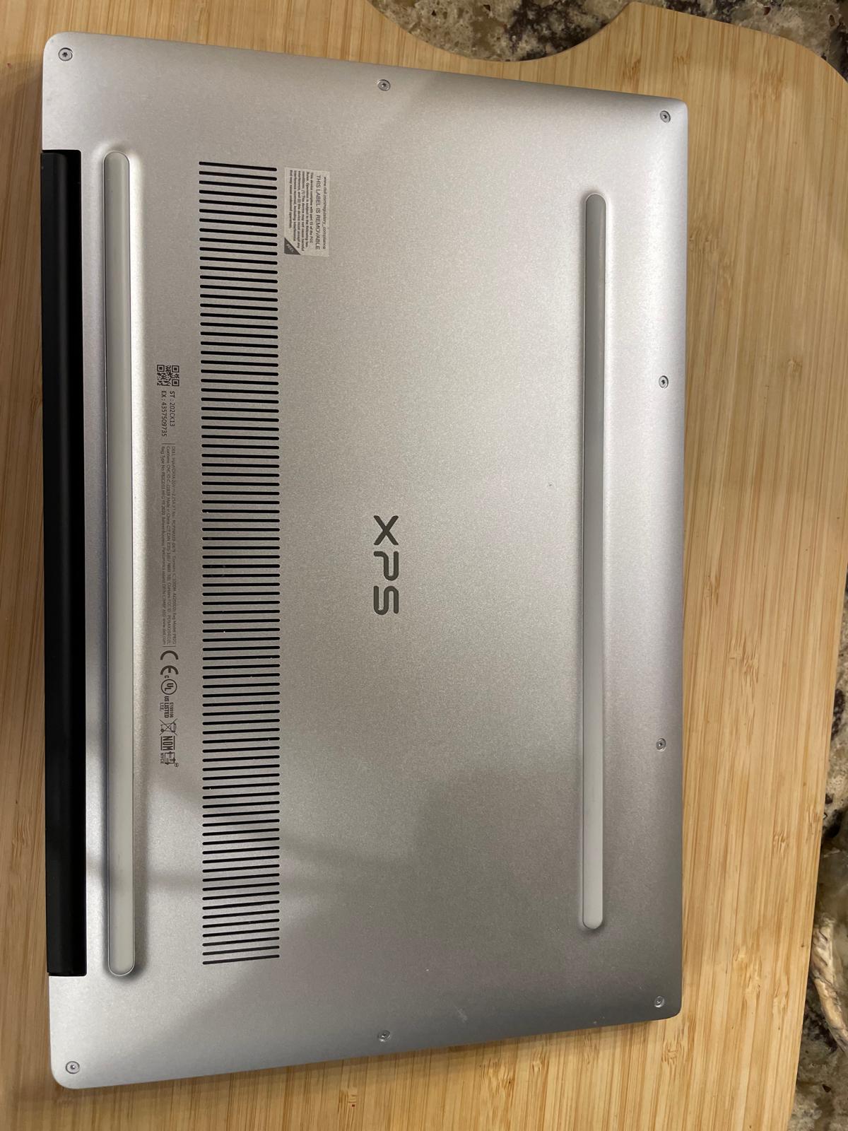 Dell XPS 13 7390 13.3" (256GB SSD, Intel Core i5-10210U, 1.60GHz, 8GB RAM)