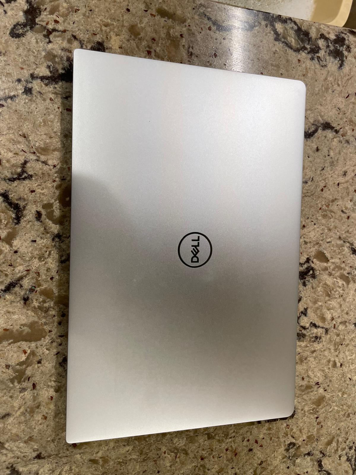Dell XPS 13 7390 13.3" (256GB SSD, Intel Core i5-10210U, 1.60GHz, 8GB RAM)