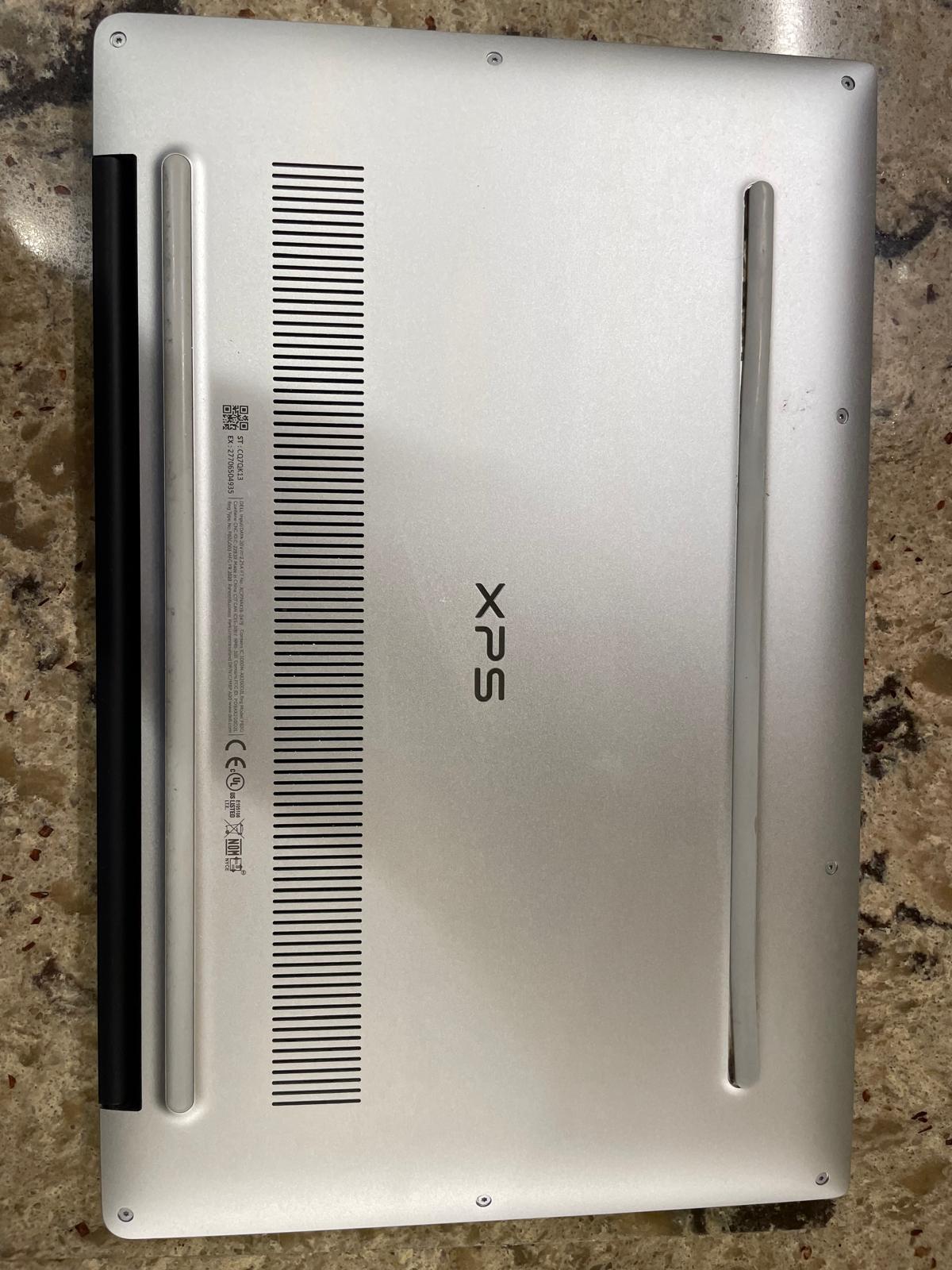 Dell XPS 13 7390 13.3" (256GB SSD, Intel Core i5-10210U, 1.60GHz, 8GB RAM)